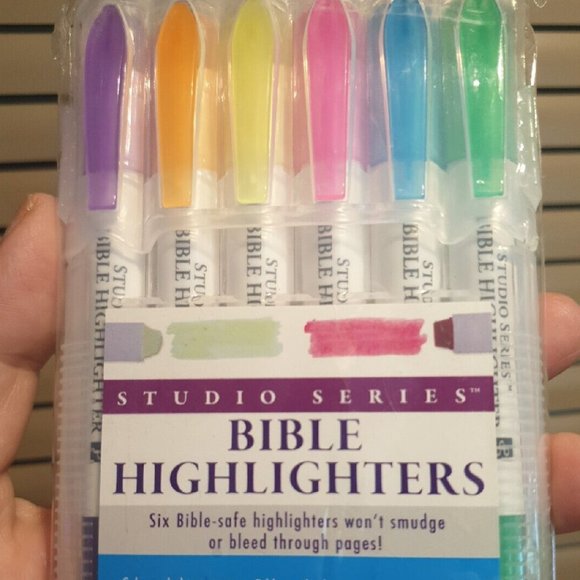 *SOLD* Bible Highlighters, flip & stand Hard Plastic Case, Acidfree Non Smudging - Picture 5 of 6